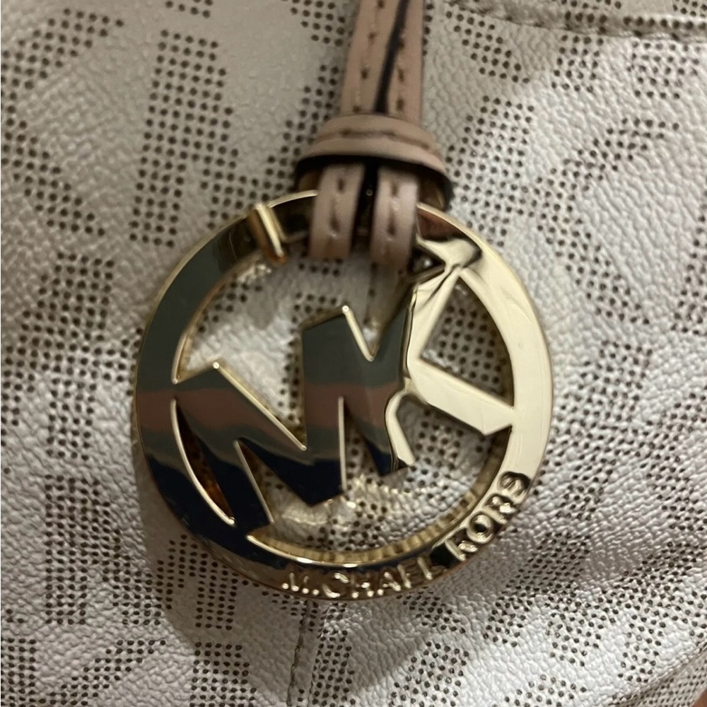 Perfect Condition Michael Kors handbag - Picture 2 of 12
